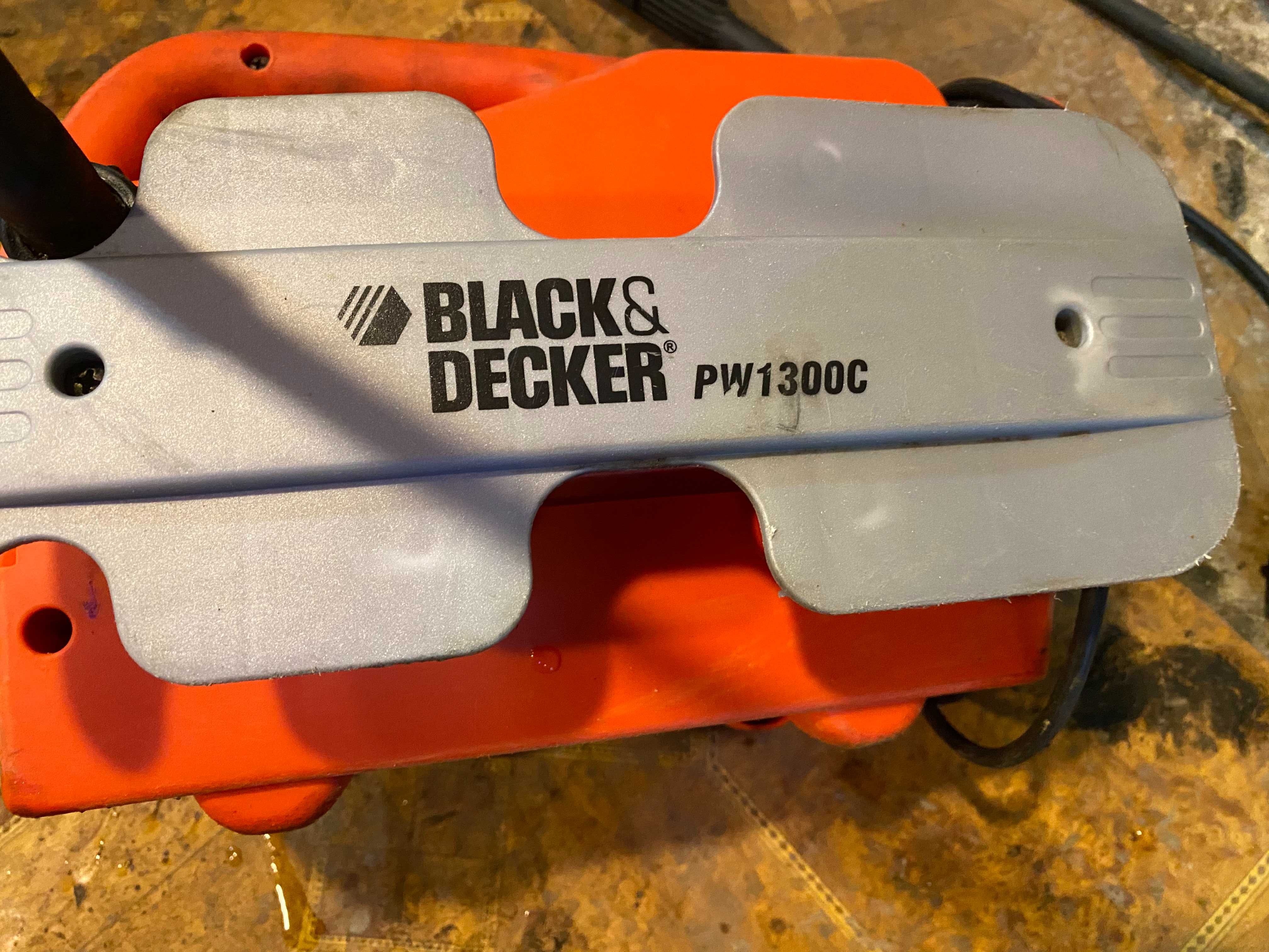 Продам Б.У. мини мойку Black&Decker 1300 в отличном рабочем состоянии.
