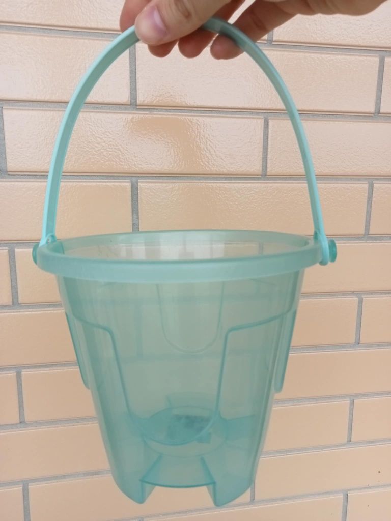 Brinquedos de praia variados