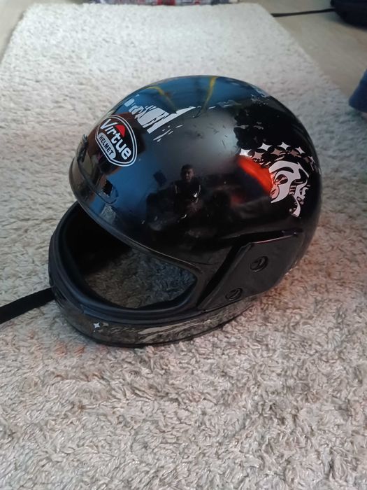 Продам шлем в нормальном состоянии