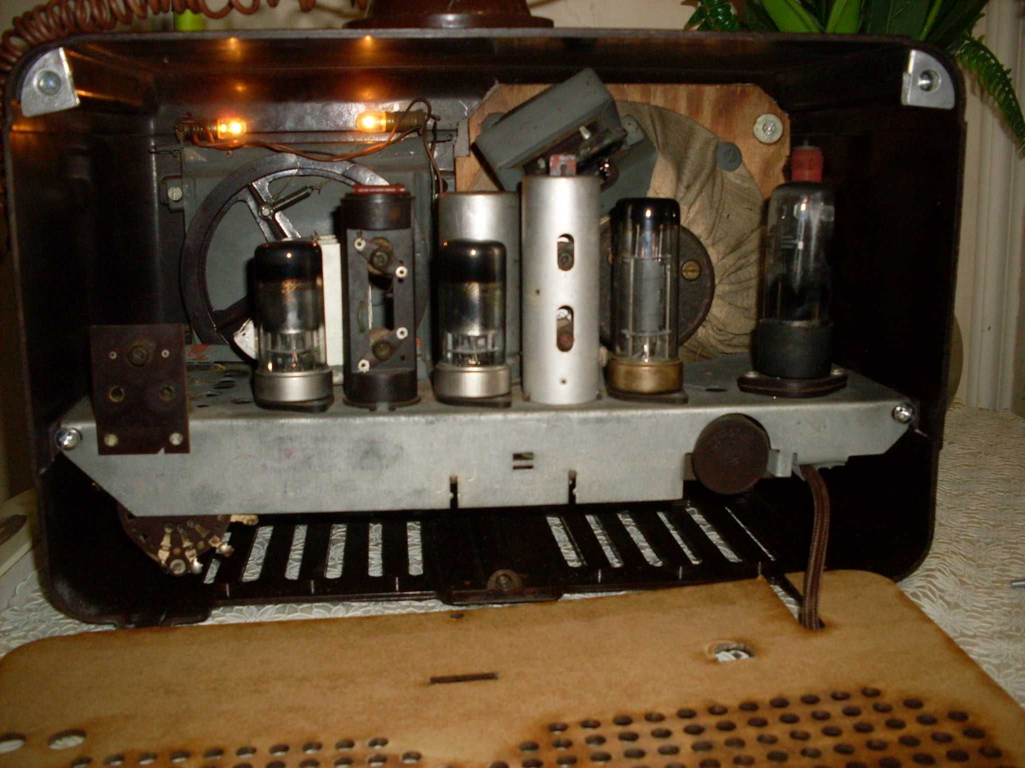Piękne radio PIONIER z 1953 roku.