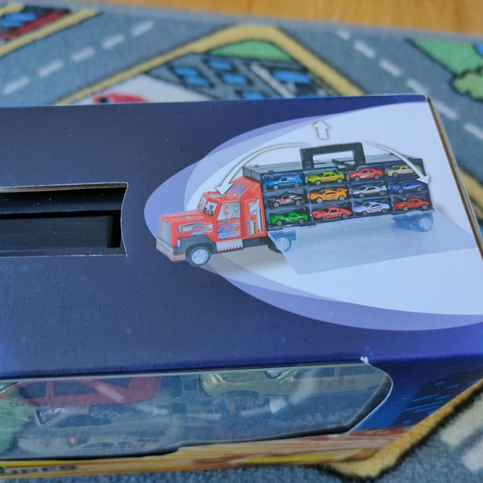 Camião transporte carros