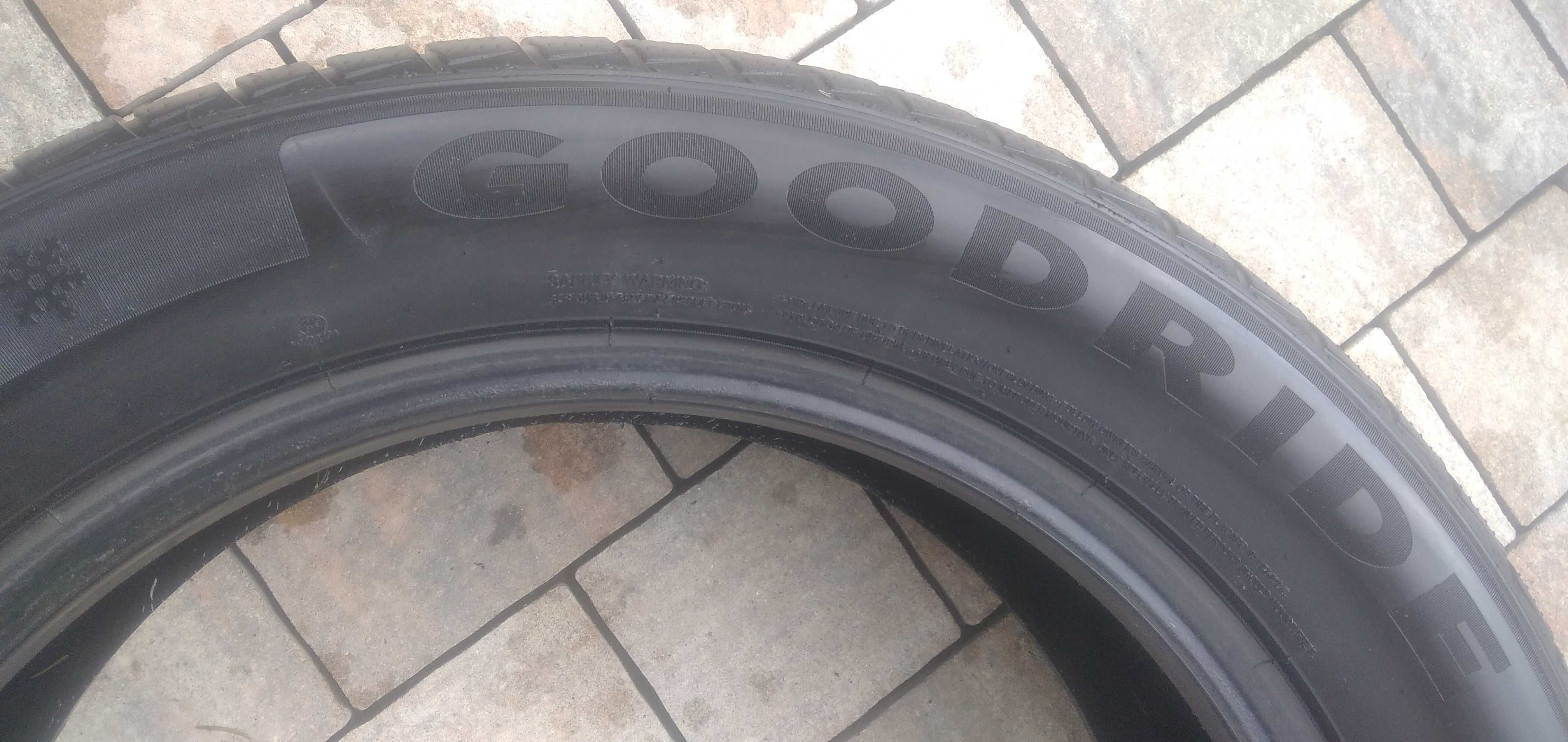 ŁADNE OPONY- NISKA CENA Goodride Zuper Snow Z507 235/55R19