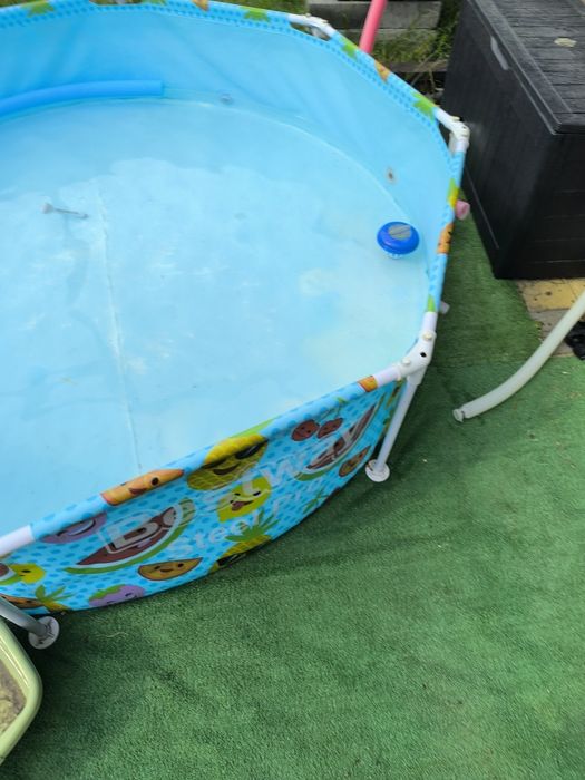 Basen 2.44 m z pompa