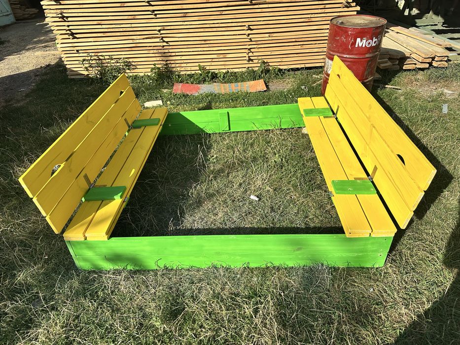 Дитяча пісочниця з кришкою + столик з лавками!