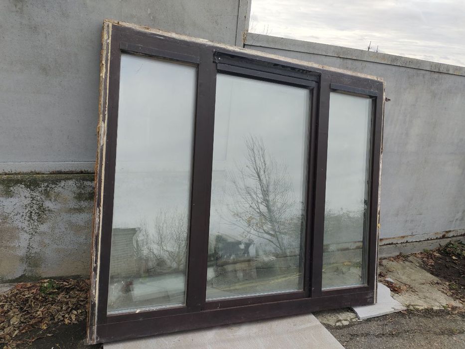 Подвійний склопакет у деревʼяній рамі