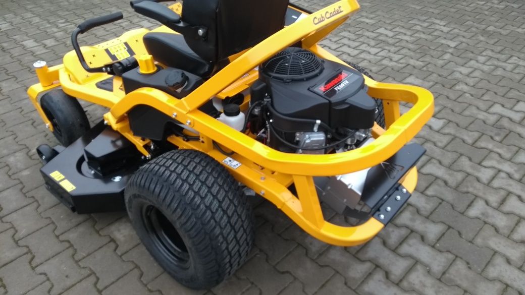 Traktorek kosiarka CUB CADET XZ5 137CM  V Kawasaki 22KM USA od ręki