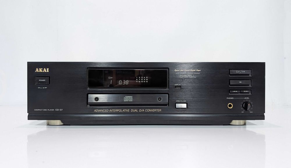 Програвач CD дисків Akai CD-37, ЦАП PCM67P/18 біт/збірка Японія