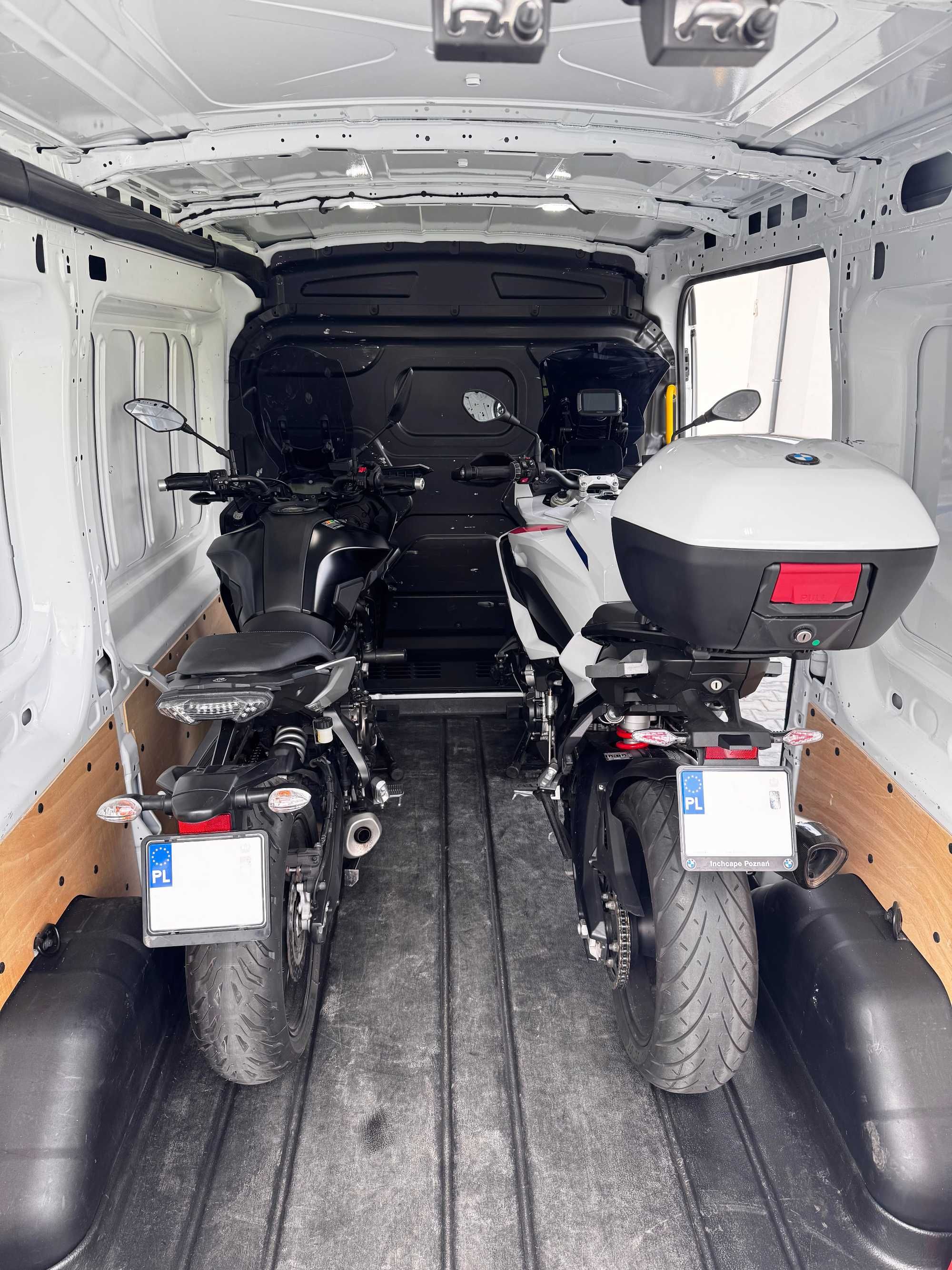 Wynajem Busa Ford Transit wersja L2H2