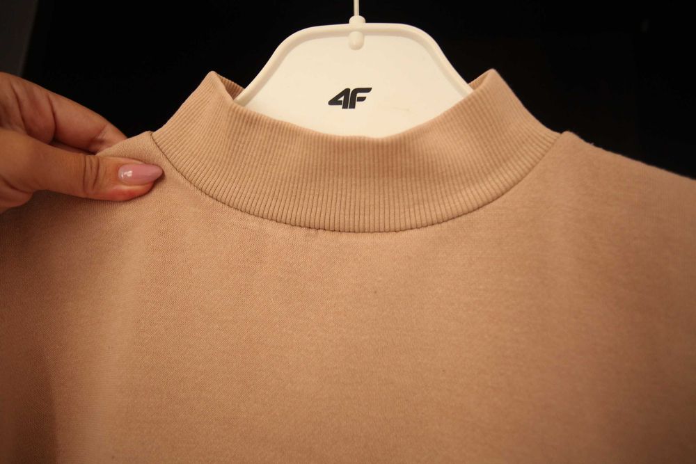 Długa karmelowa bluza oversize Bershka z szerokimi rękawami XS