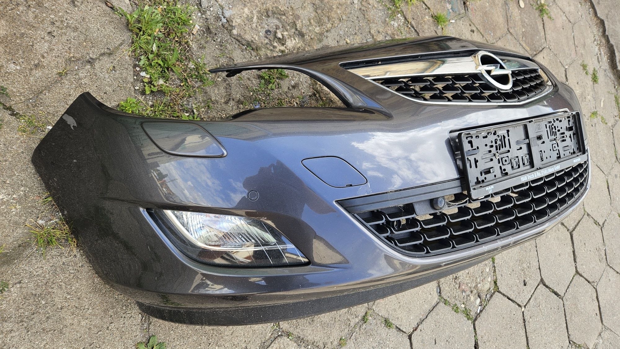 Zderzak przód przedni z177 opel astra j IV 4 czujniki pdc spryskiwacze