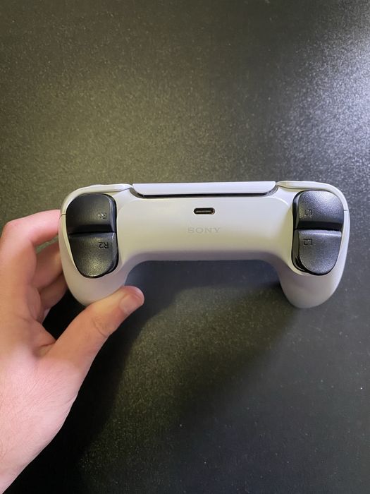 Comando PS5 com garantia nacional até 2028