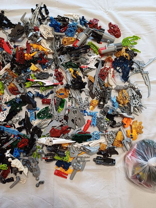 Деталі Біоніклів LEGO