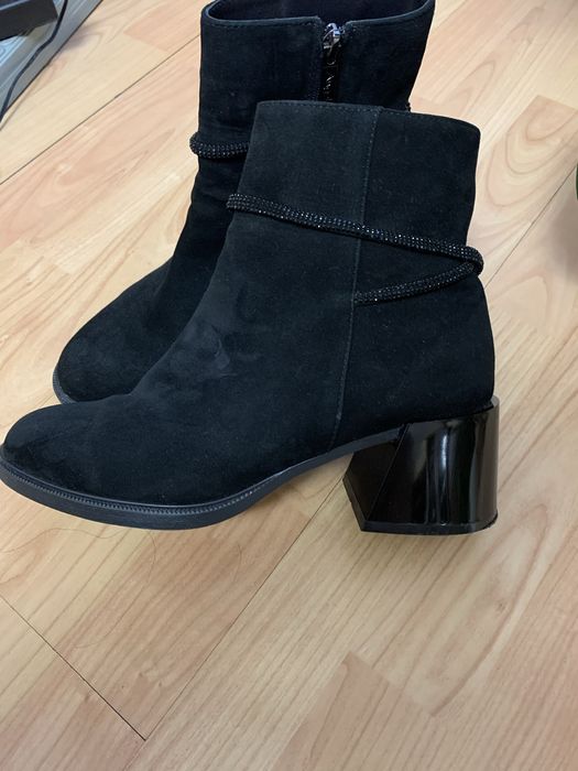 Замшеві черевики