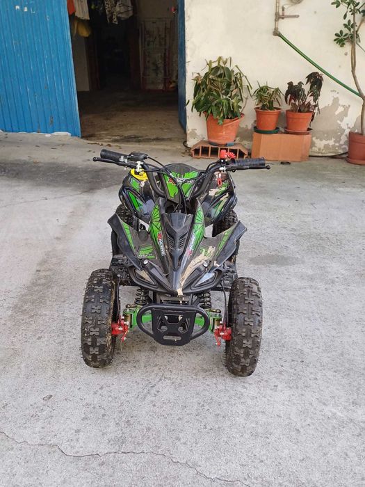 Moto 4 infantil, como nova.