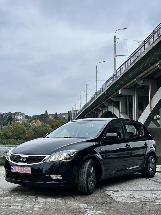 Kia Ceed 1.4 бенз 2009