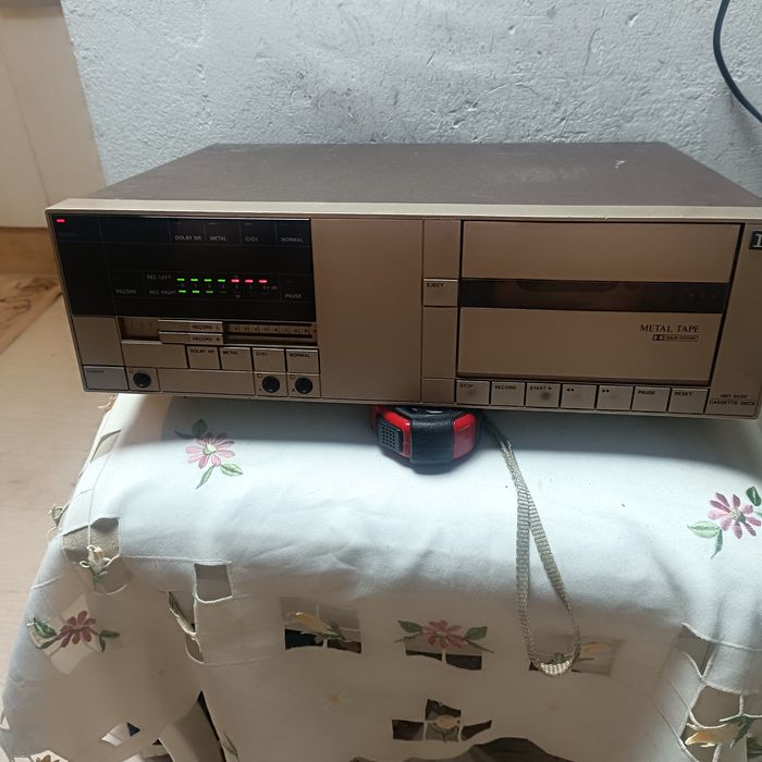 Кассетная дека фирмы ITT Германия