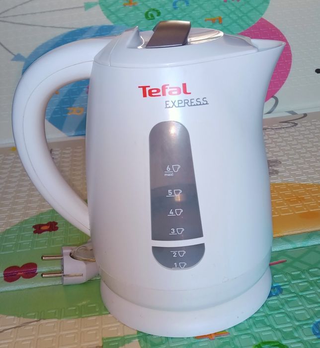 Продам електричний чайнік TEFAL