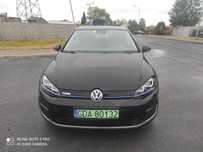 Volkswagen e-golf elektryczny golf 7 automat mały przebieg