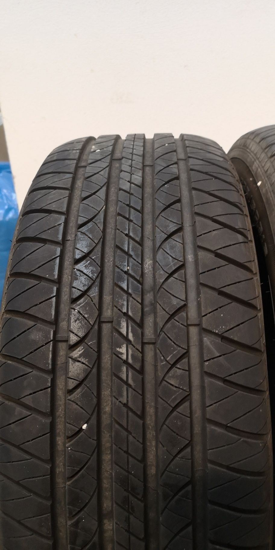 Sprzedam 4 Opony 235/60/16