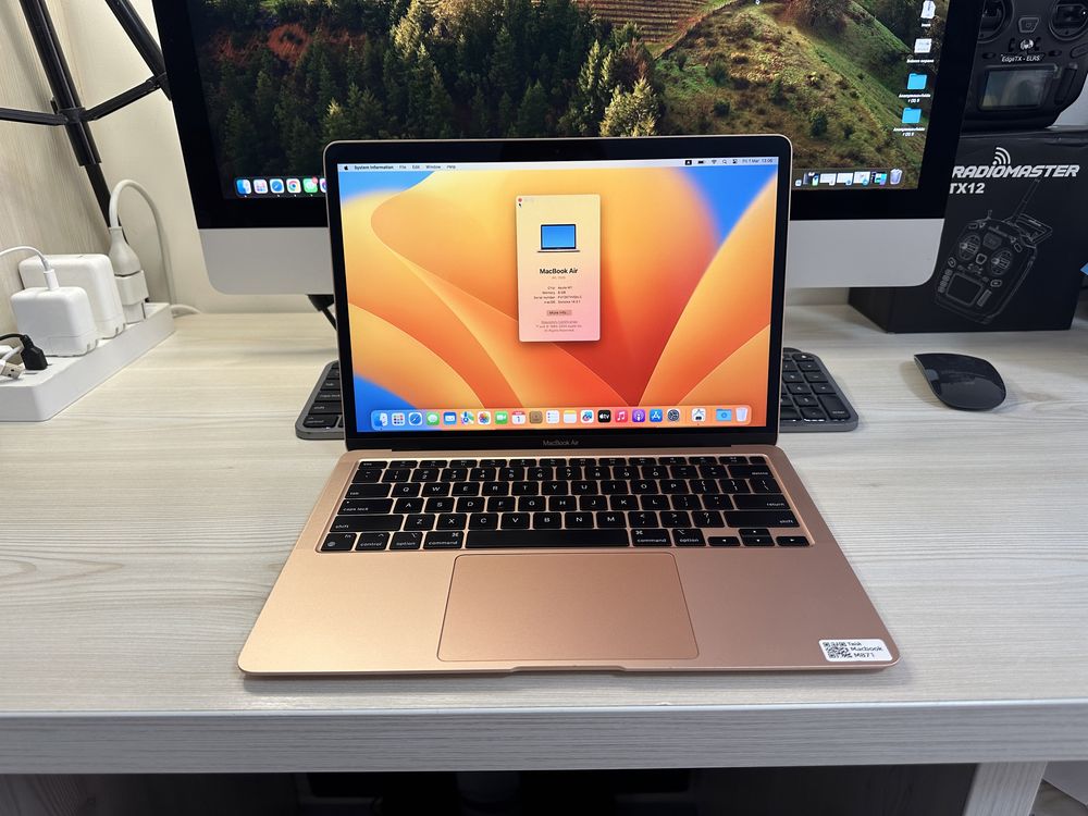 Apple MacBook Air M1 8/256Gb Gold