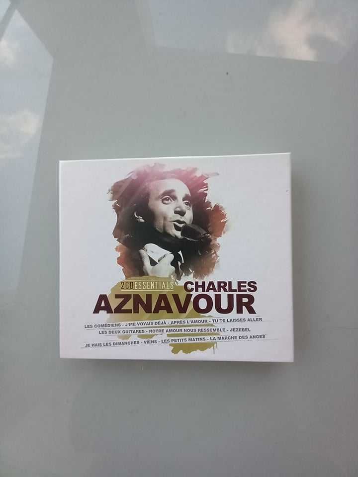 Essentials Charles Aznavour 2 cds - portes grátis