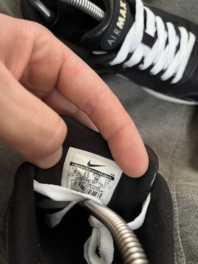 Кросівки NIKE AIR MAX COLLISEUM 39 24.5 кроссовки найк аир макс