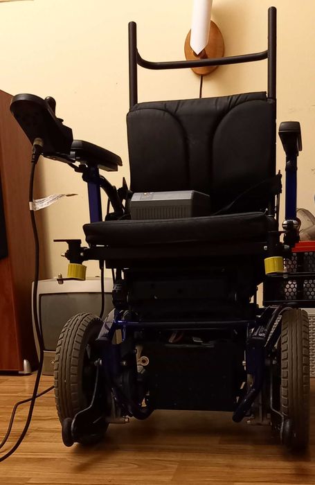 Wózek inwalidzki, elektryczny pokojowo terenowy  Navi bez akumulatora