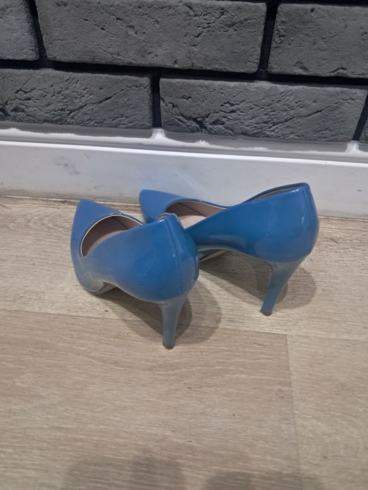 Szpilki niebieskie roz.40 Sergio Leone