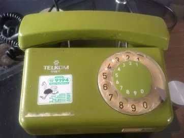 Stary telefon z prl