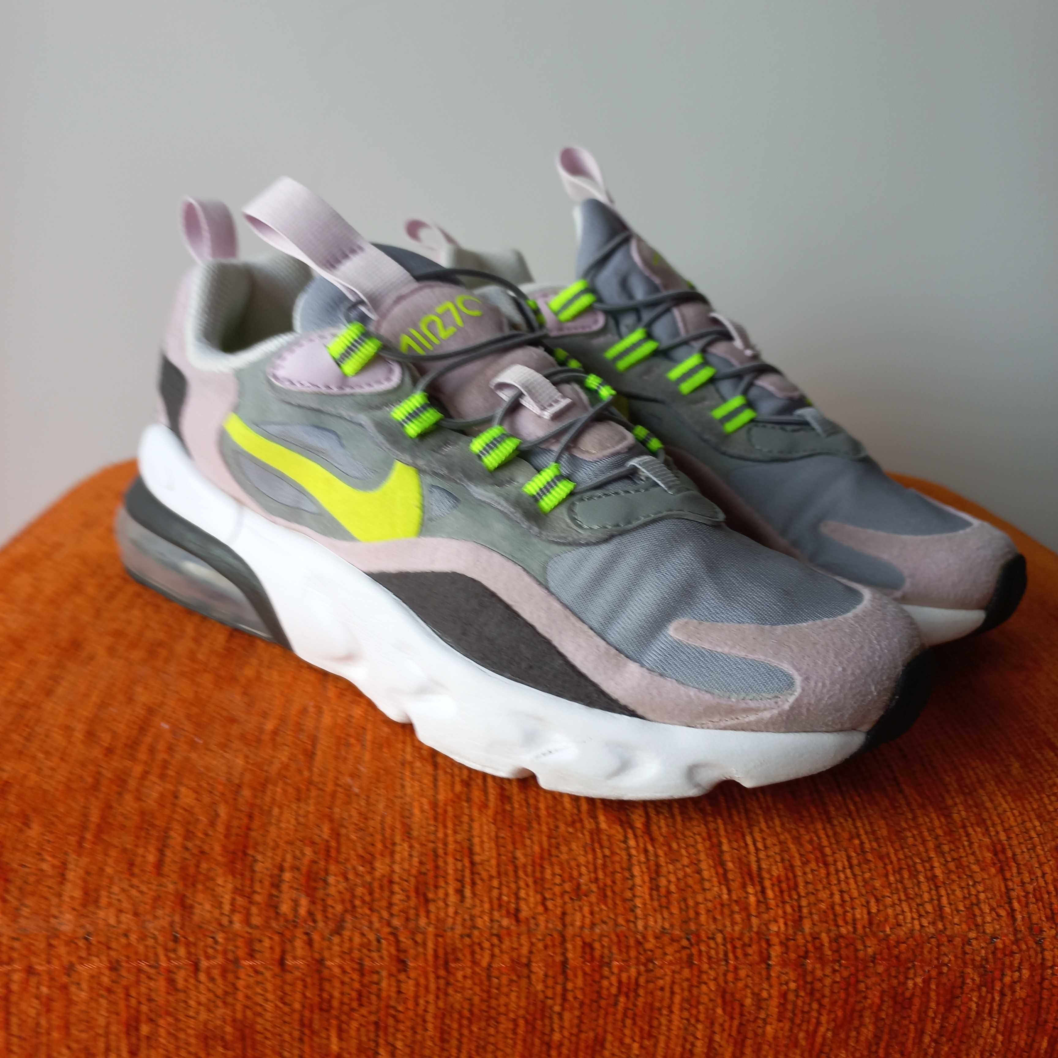Sapatilha Nike Air Max 270 React 33.5