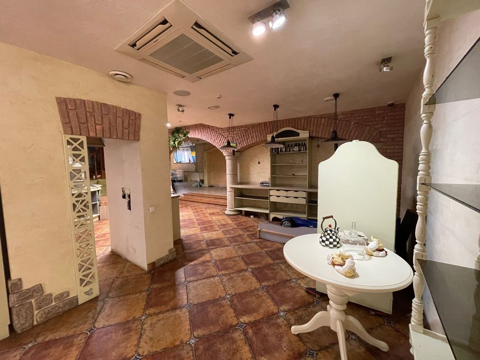 Оренда 400 м2 в центрі Харкова: офіс, торгівельні приміщення, ресторан