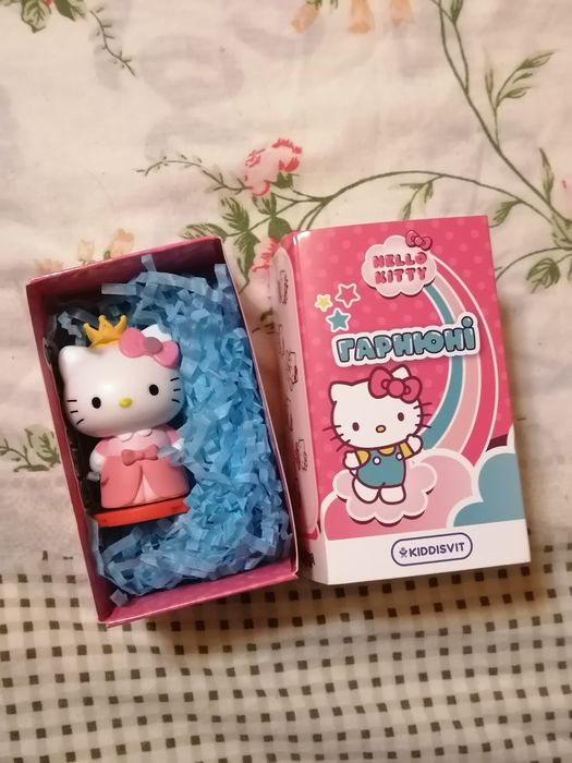 Продам hello kitty фігурку