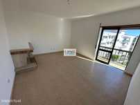 T2 com garagem no centro de Monte Real