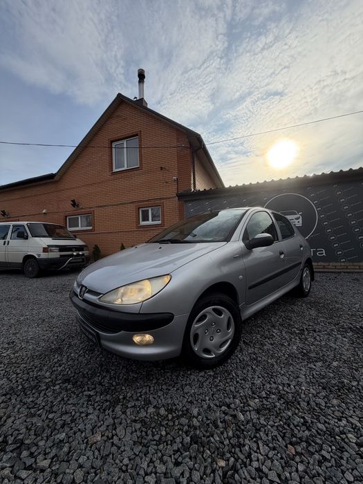 Peugeot 206 гарний стан