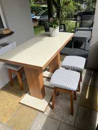 Stół kuchenny z krzesełkami