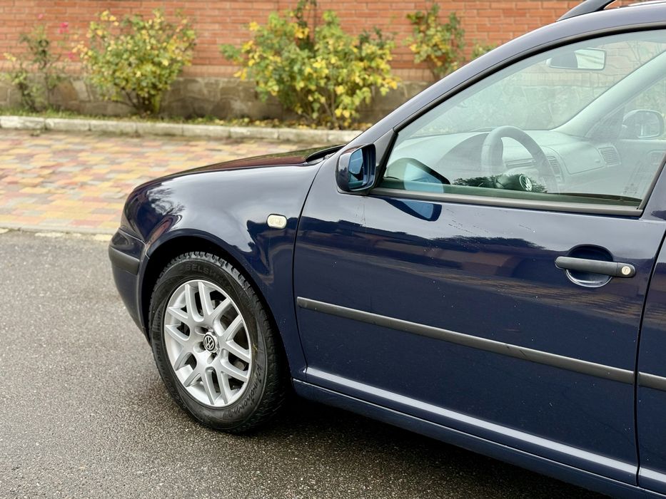 Volkswagen GOLF 1.6 MPI Avtomat