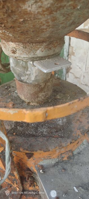 Мельница. Измельчитель для зерновых на 380 Вт.