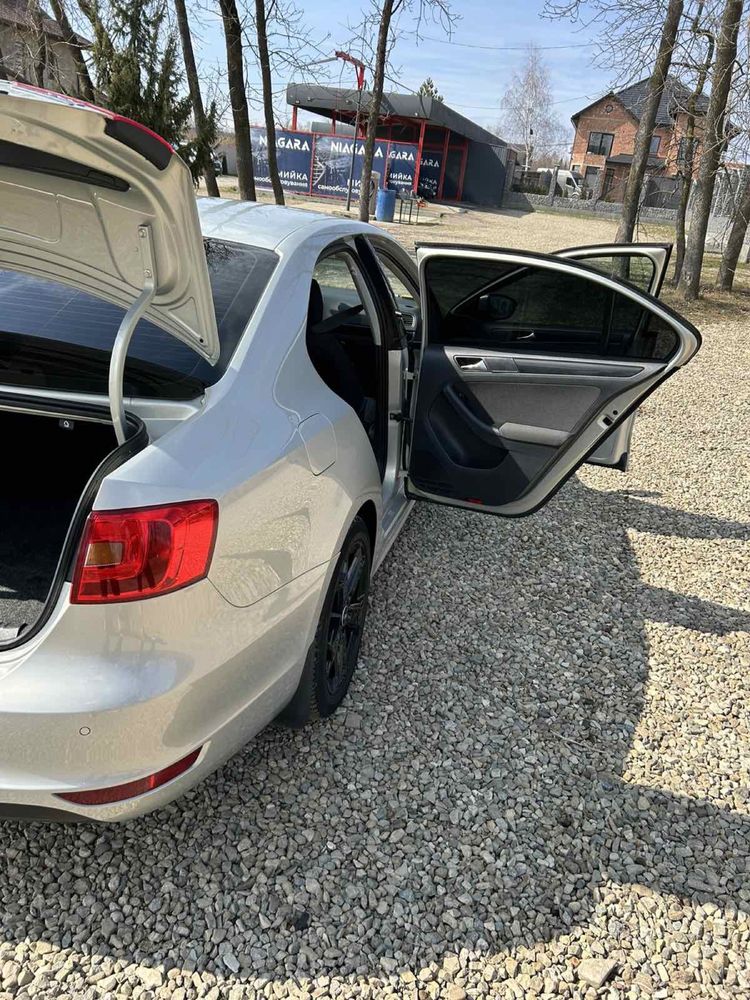 Volkswagen Jetta 2011 года