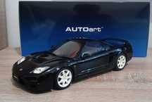 Miniatura autoart 1/18