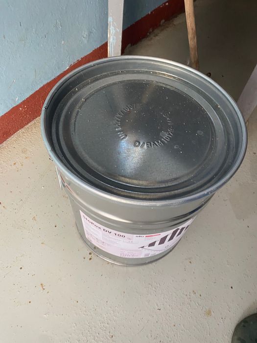 StoPox DV 100 - Barwiona żywica epoksydowa zamykająca opak. 30kg