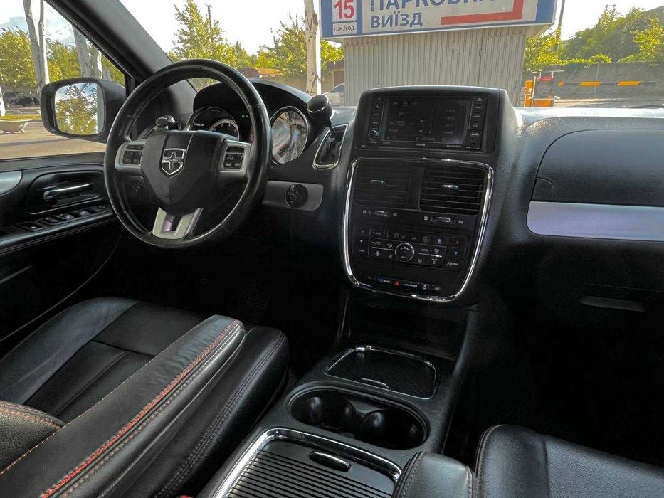 Dodge Grand Caravan 2017 7 мест автомат газ - бензин