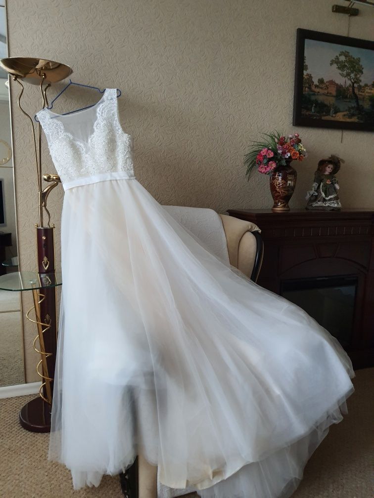 Платье на прокат / свадебное платье / вечернее платье