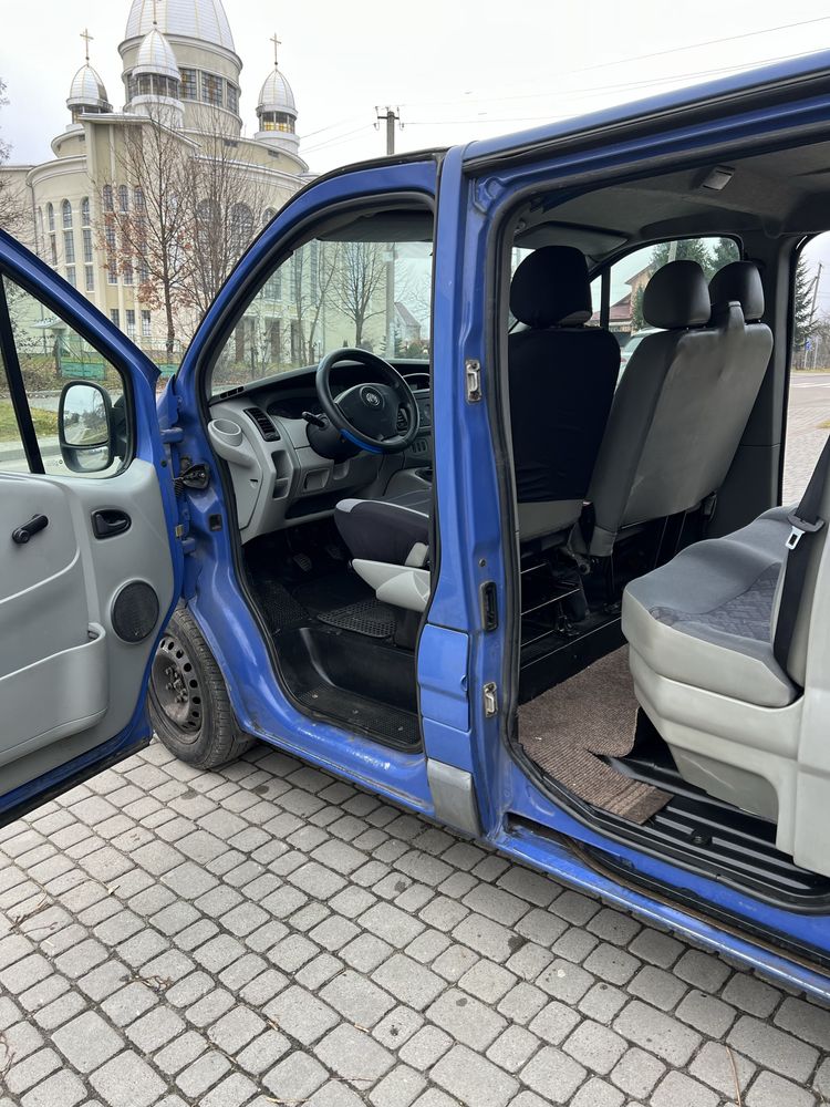Opel Vivaro 2006 року 1.9 д