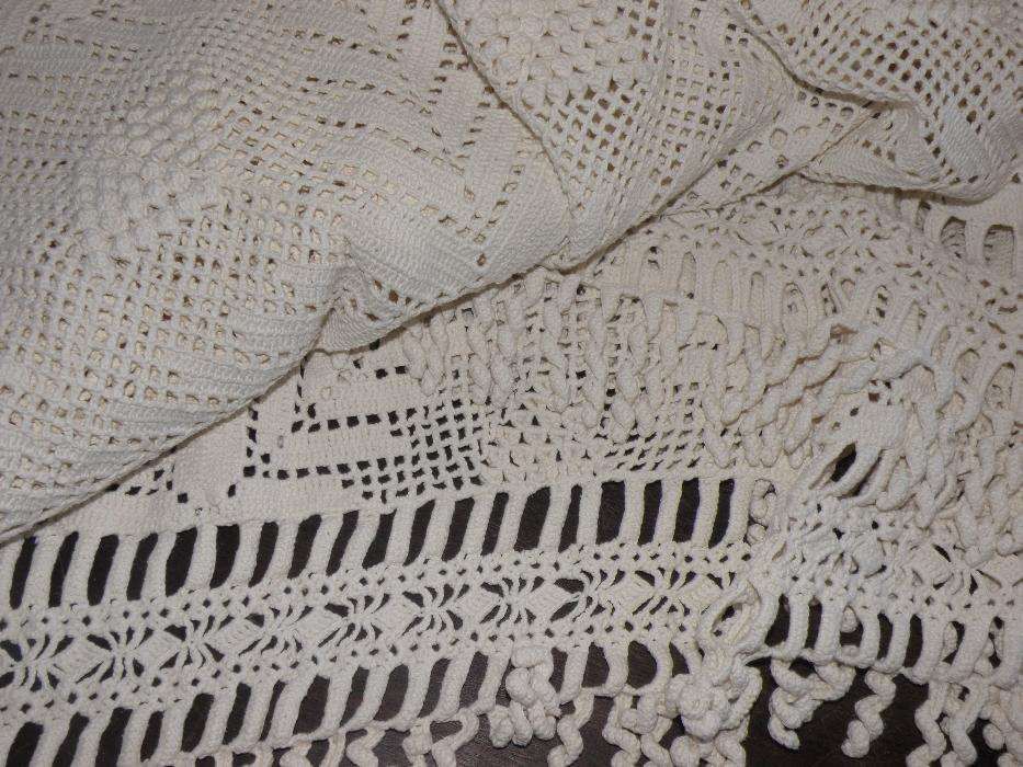 Colcha antiga trabalhada