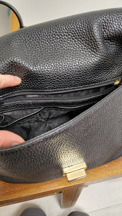 Чорна шкіряна сумка Michael Kors