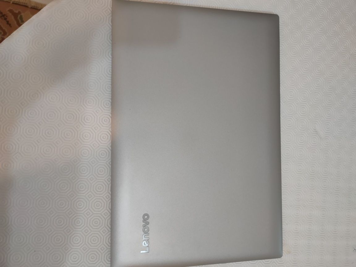 Lenovo IdeaPad 330-17IKB