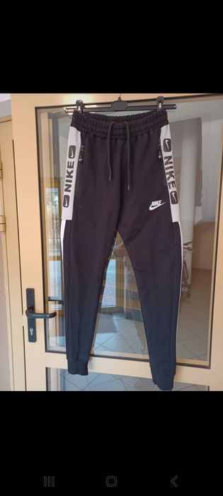N1. Spodnie dresowe Nike rozmiar S