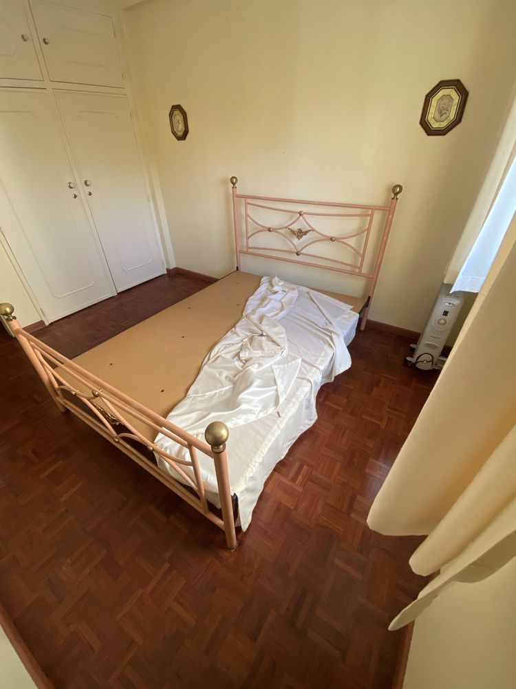 Estrutura de Cama de Casal em Ferro