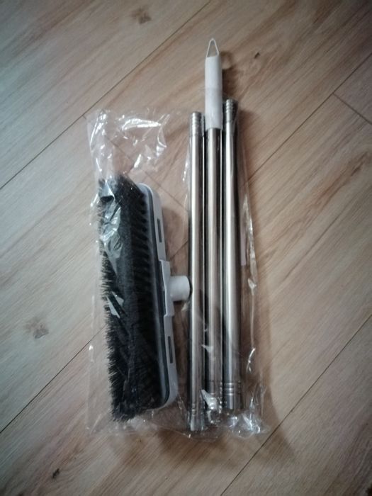 Щетка для мытья окон, пола, стен и чистки ковров