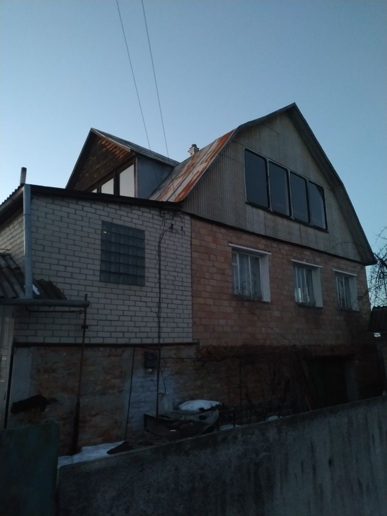 Продаю дом в г. Остер возможно оплата частями Лизинг/Кредит/рассрочка